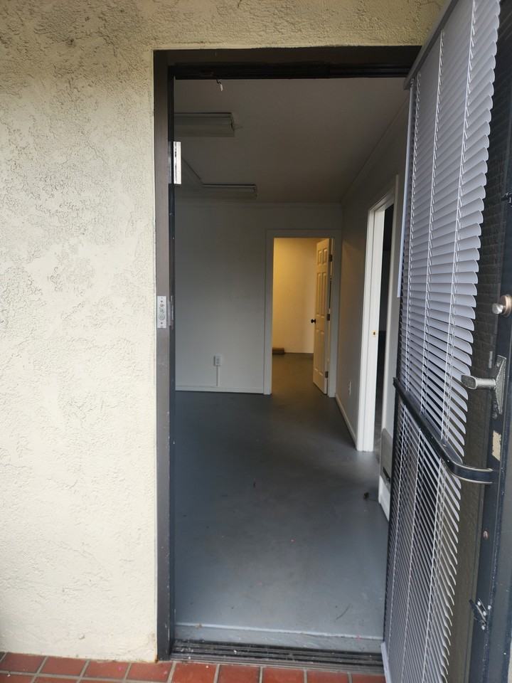 1525 Francisco Blvd E #1 - Photo 5 of 11