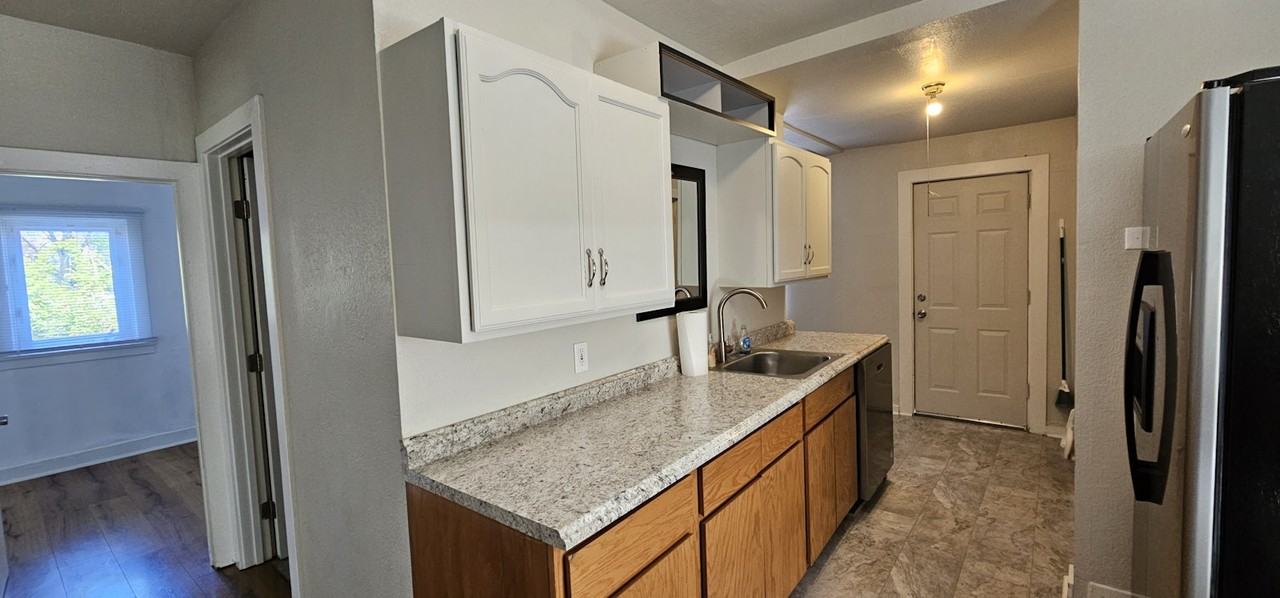2414 N Atlantic St - Photo 7 of 10