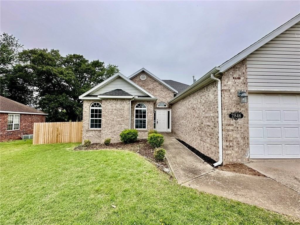 2846 Eaglecrest Cir - Photo 2 of 35