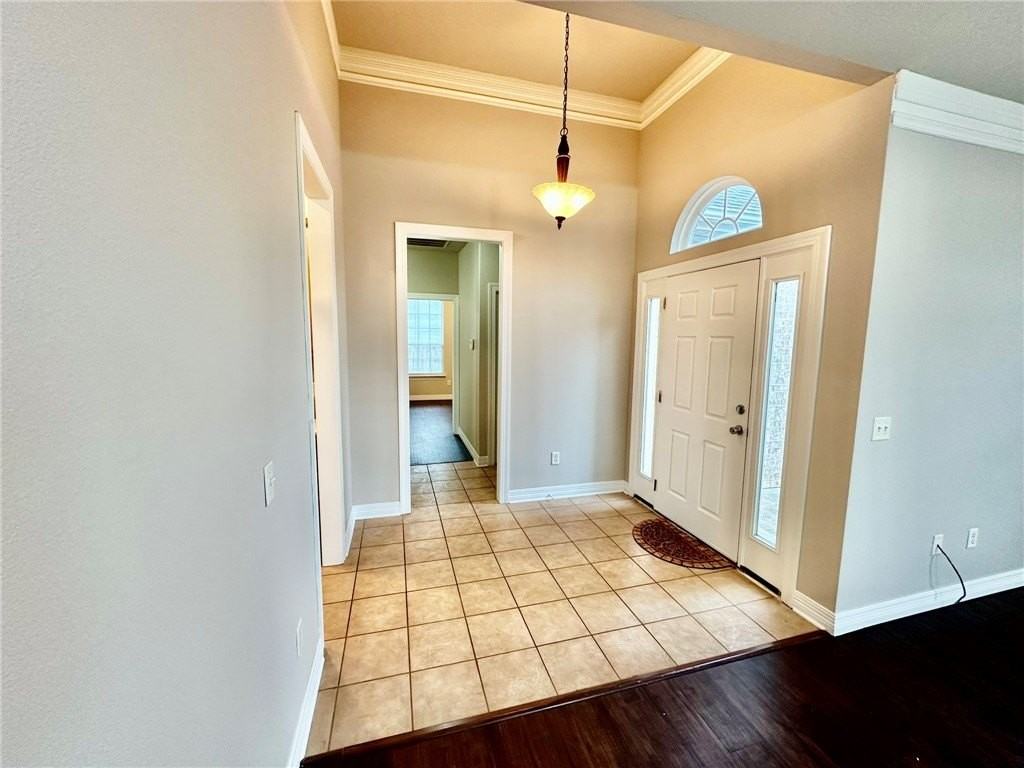 2846 Eaglecrest Cir - Photo 3 of 35