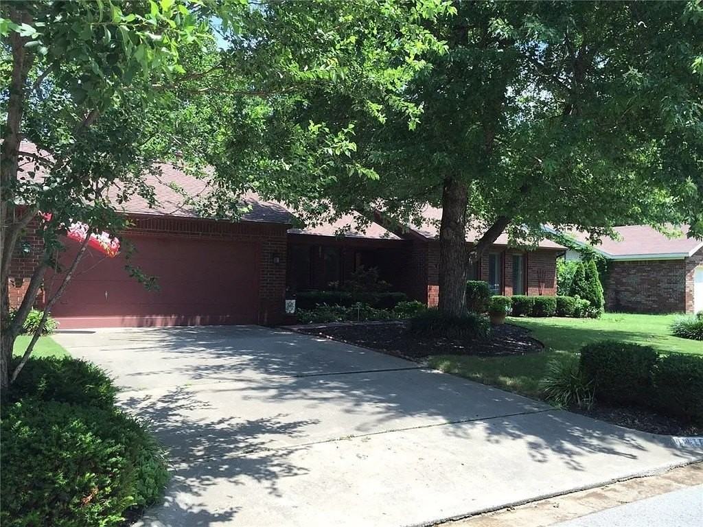 1416 E Briarcliff St - Photo 3 of 7