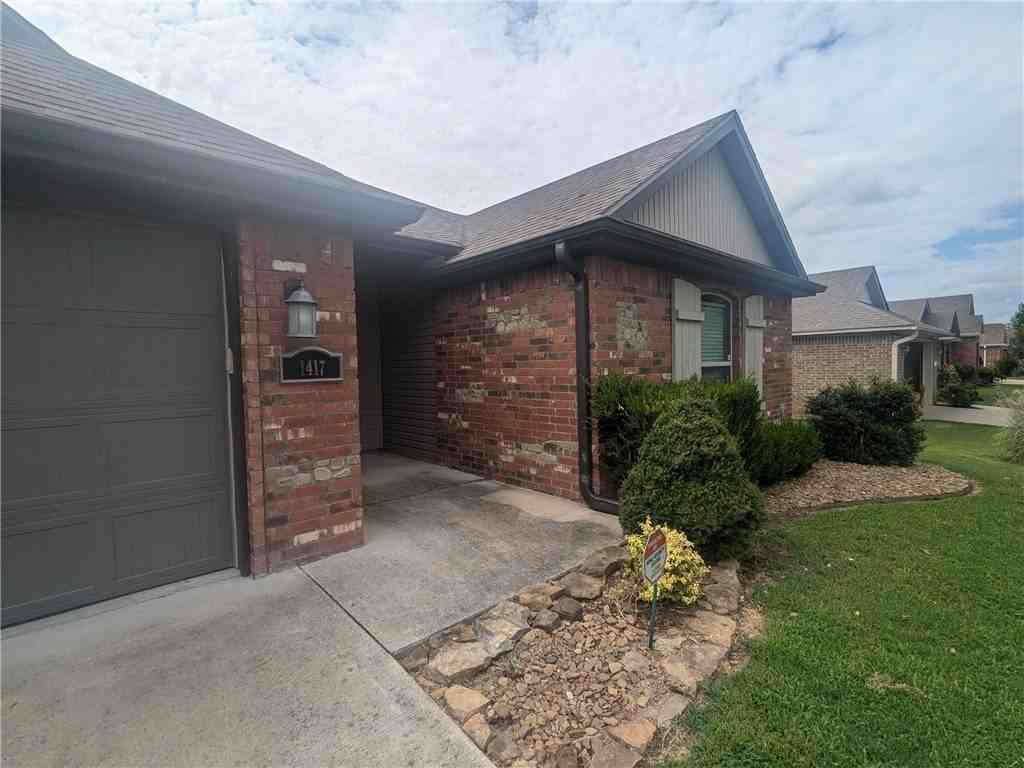 1417 S Blue Willow Ave - Photo 2 of 34