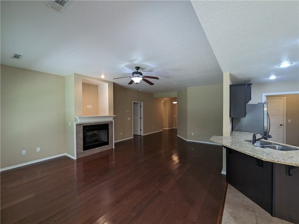 1417 S Blue Willow Ave - Photo 3 of 34