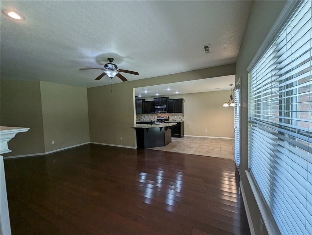 1417 S Blue Willow Ave - Photo 4 of 34