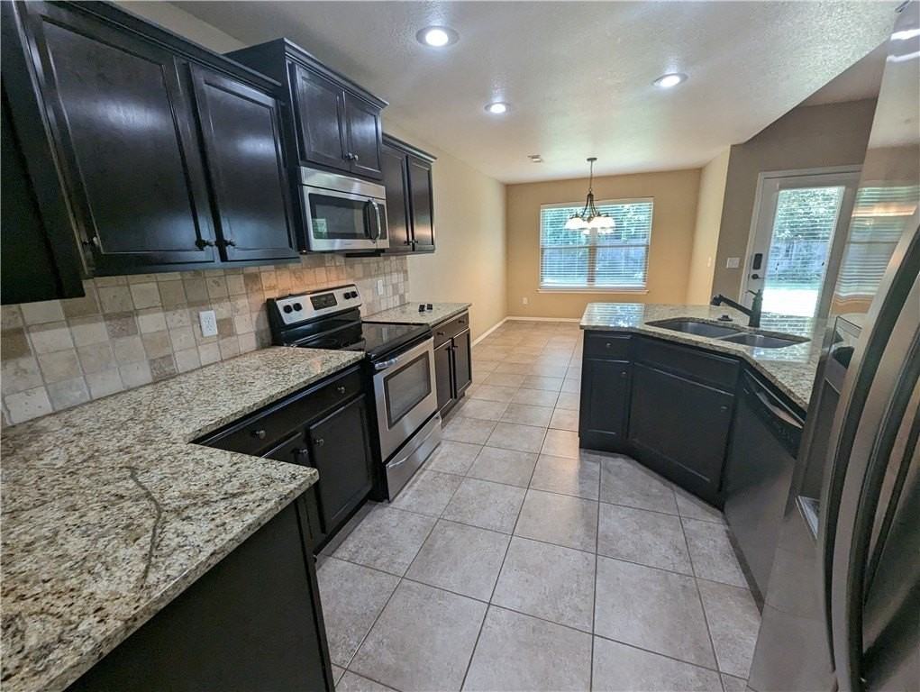 1417 S Blue Willow Ave - Photo 7 of 34