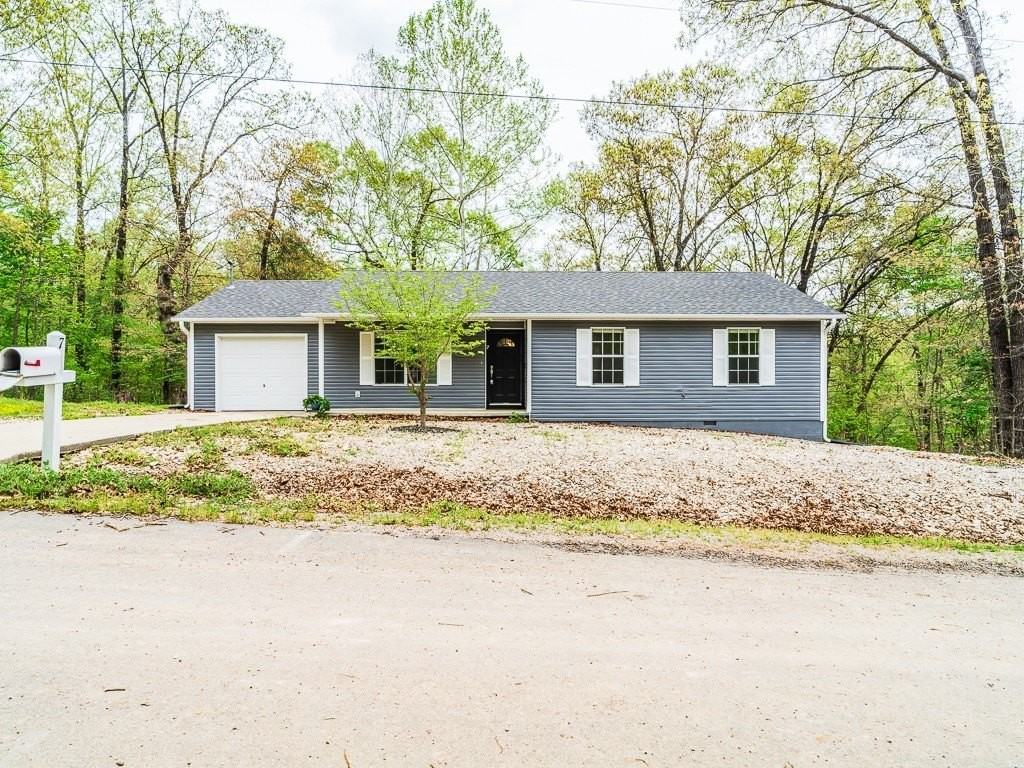 7 Claypole Ln - Photo 2 of 23