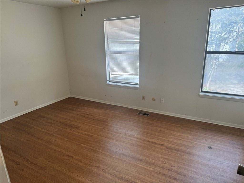 645 W Adams St - Photo 7 of 10