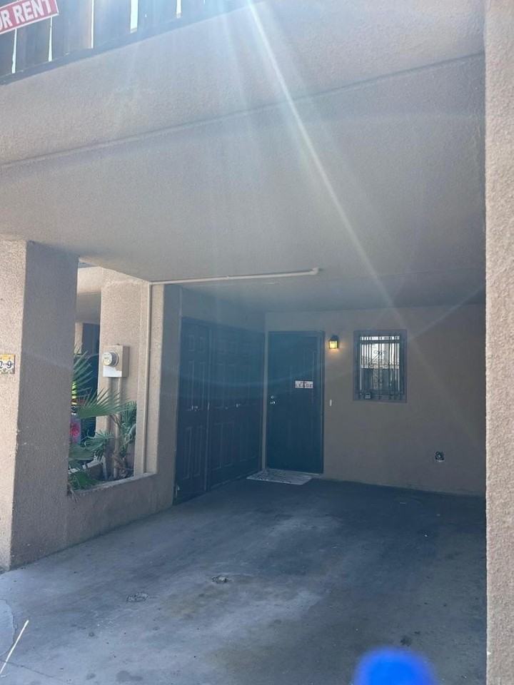 3529 E Palm Ln