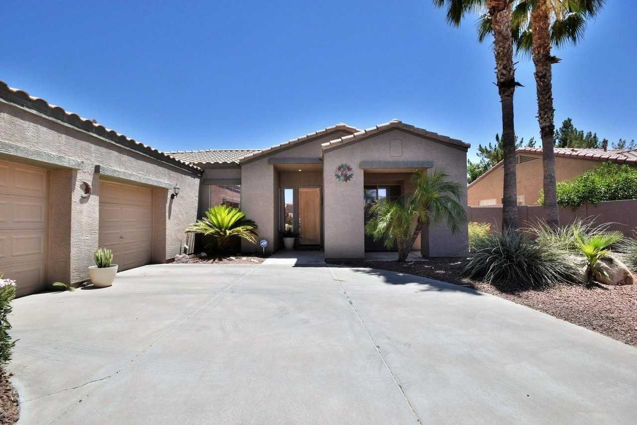 483 W Carob Dr - Photo 3 of 32