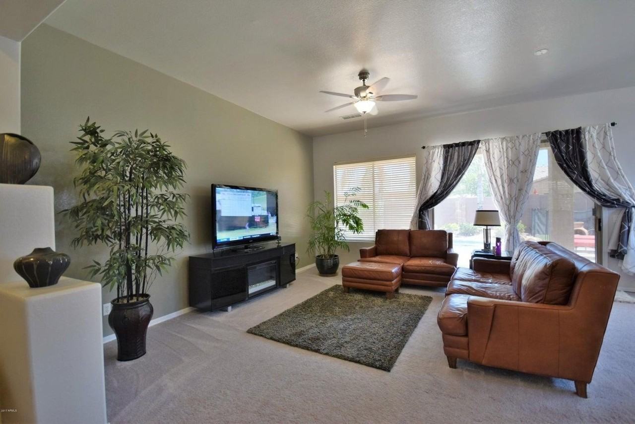 483 W Carob Dr - Photo 6 of 32