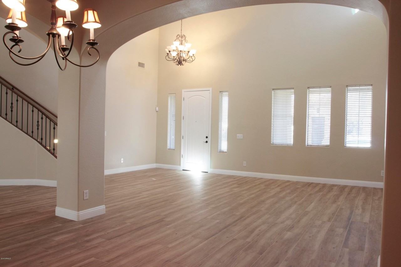 2413 E Park View Ln - Photo 3 of 41