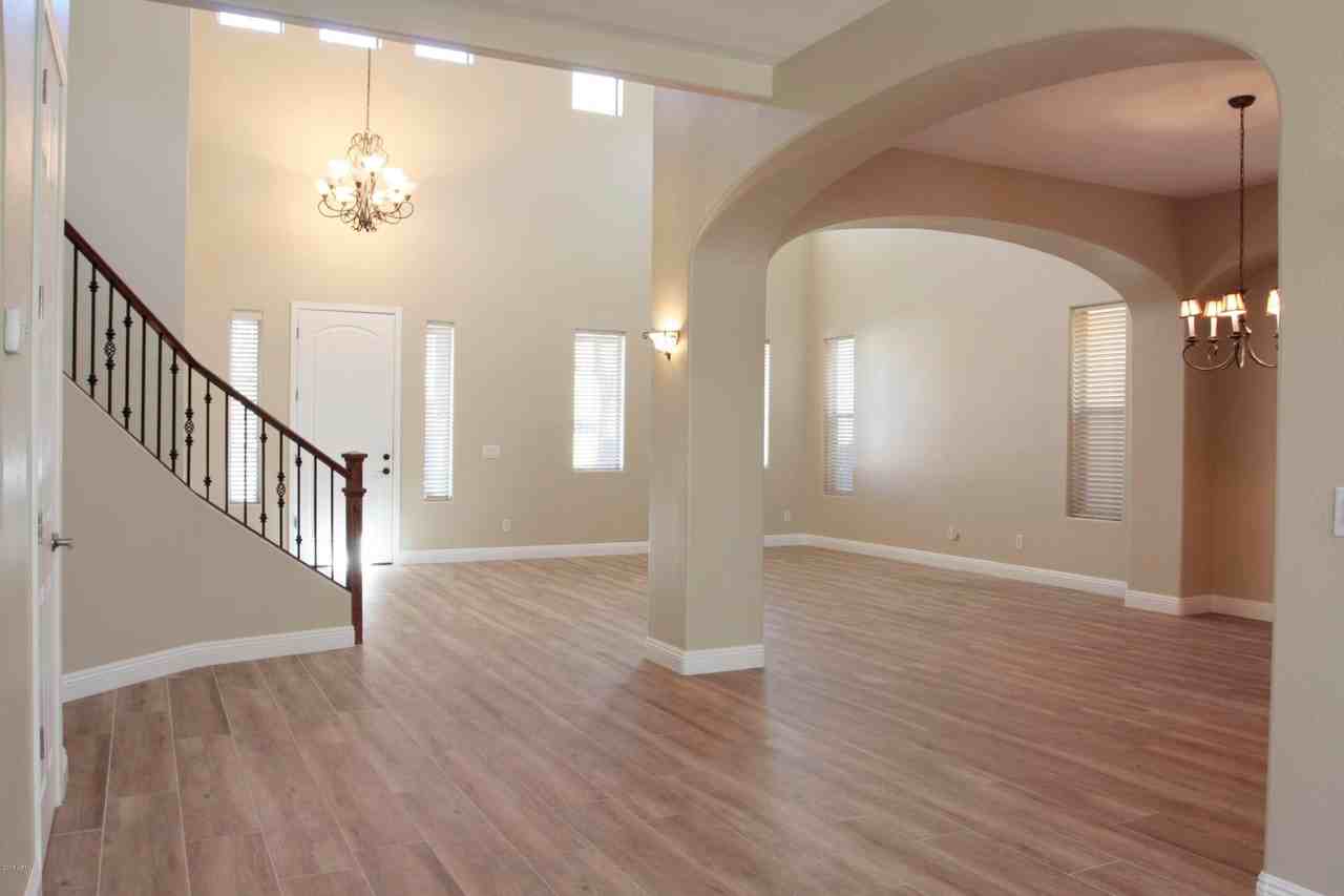 2413 E Park View Ln - Photo 4 of 41