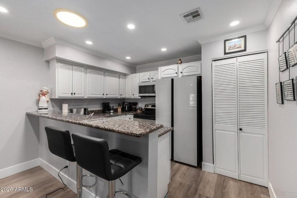 12440 N 20th St - Photo 5 of 32