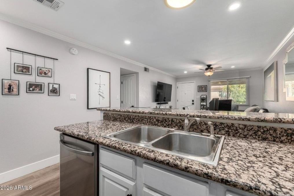 12440 N 20th St - Photo 6 of 32
