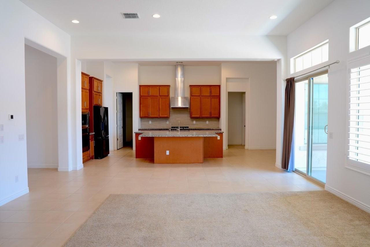 27711 N 38th Dr - Photo 6 of 36
