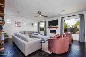 featured image of 4514 N 35th Pl