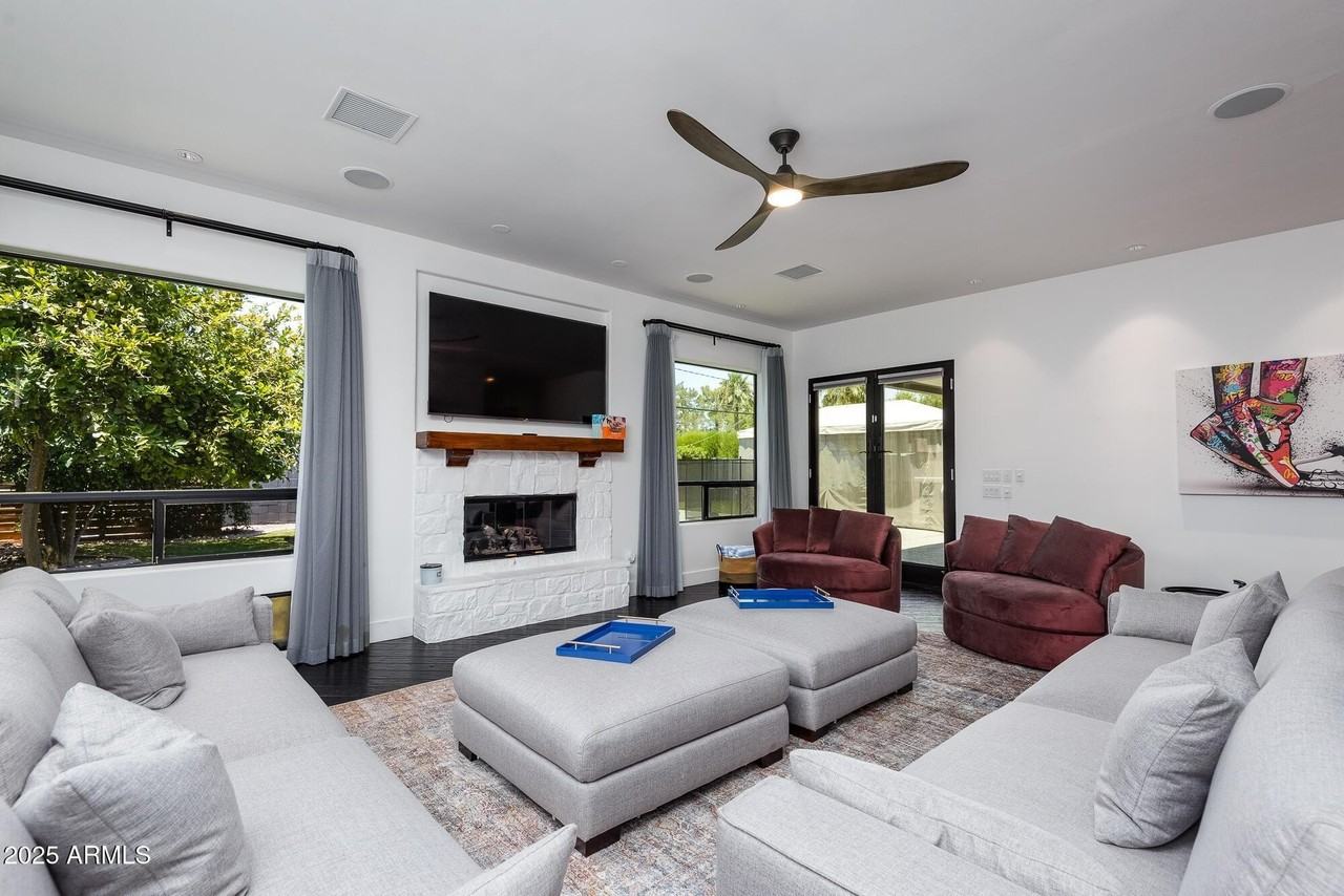 4514 N 35th Pl - Photo 4 of 47