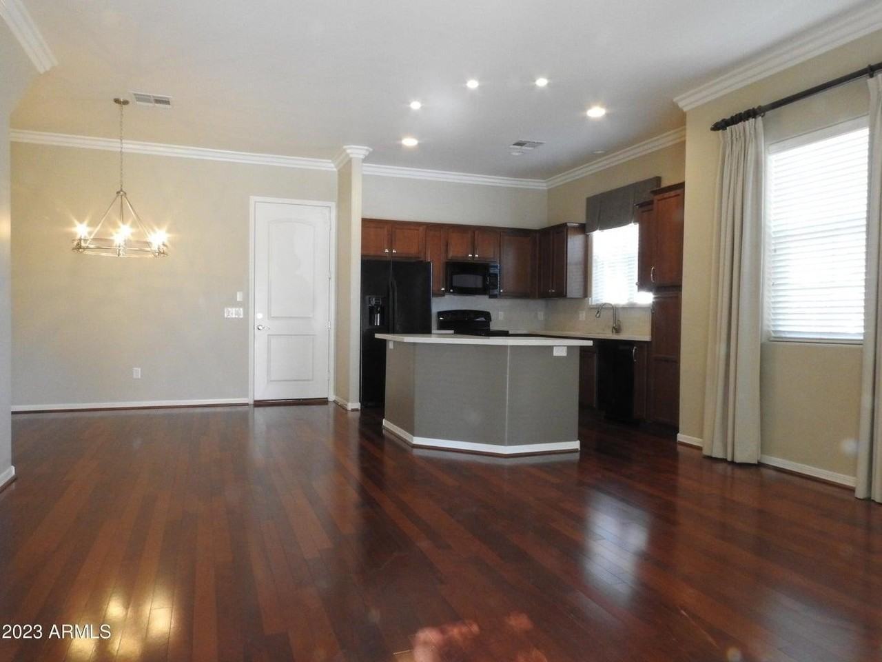 121 N California St #22 - Photo 6 of 22