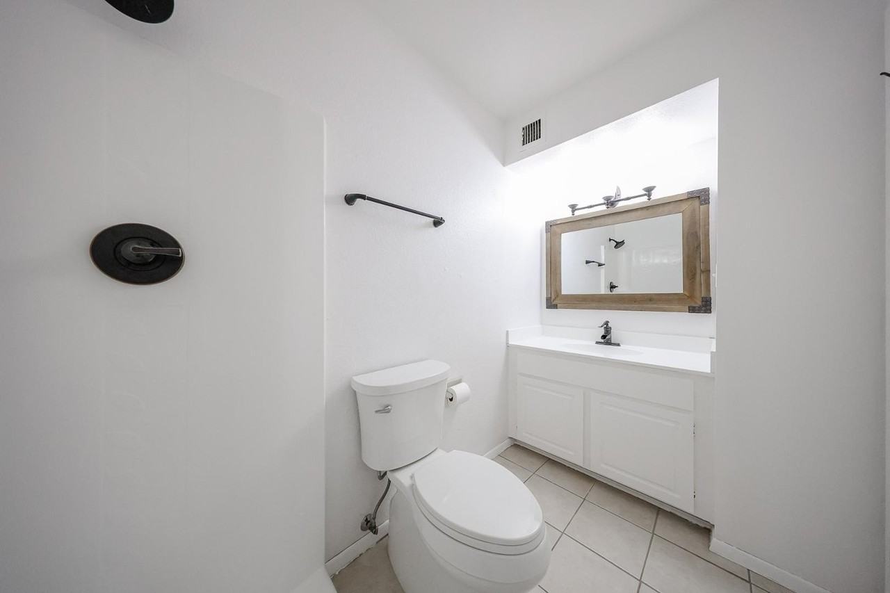 8372 E Solano Dr - Photo 2 of 2
