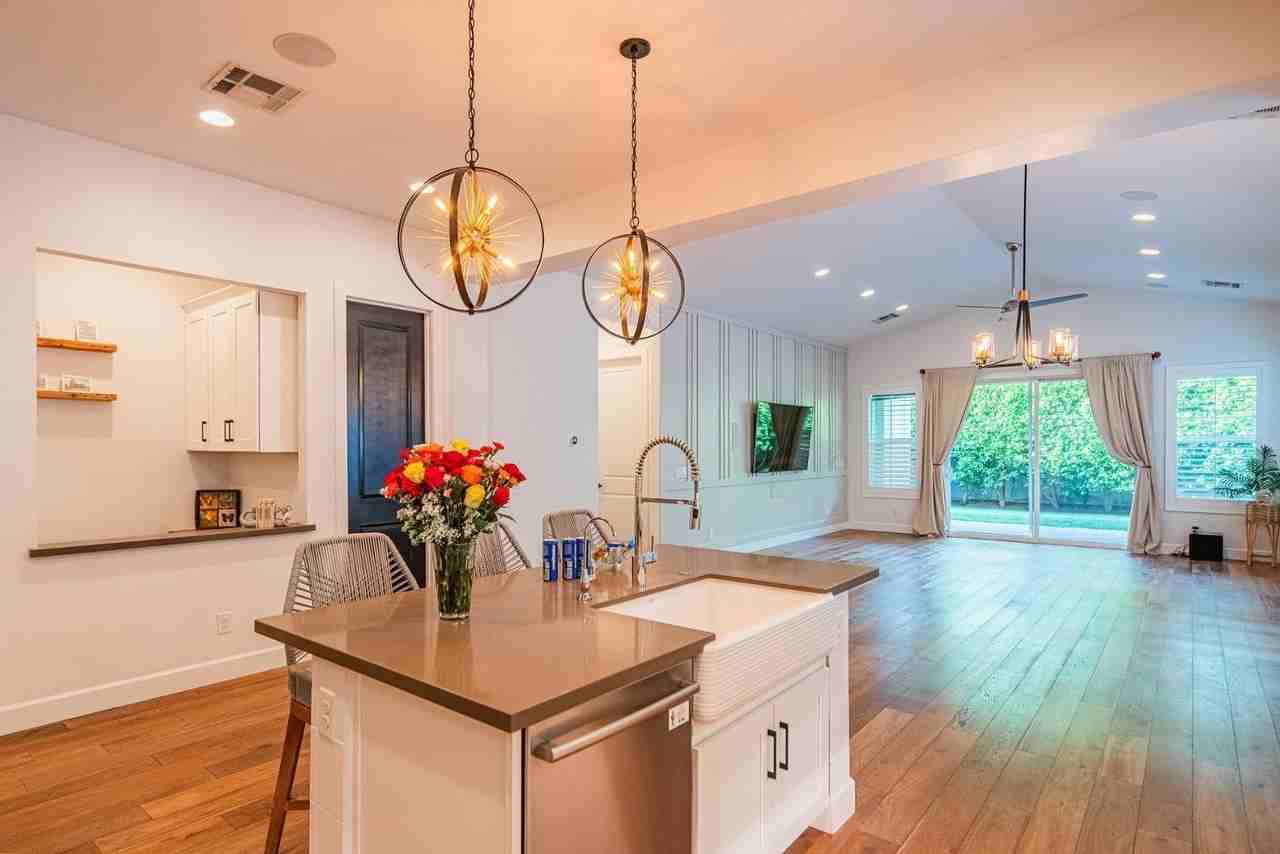 3850 E Crittenden Ln - Photo 5 of 38