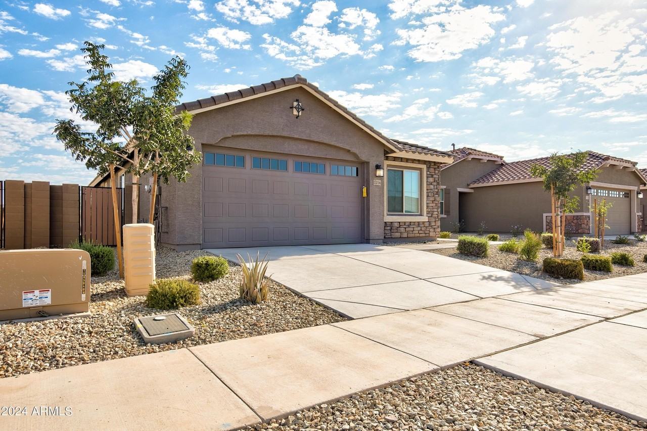 17036 W Artemisa Ave - Photo 5 of 19