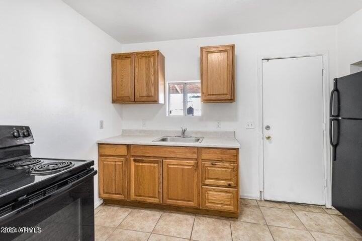 412 W 9th St - Photo 3 of 7