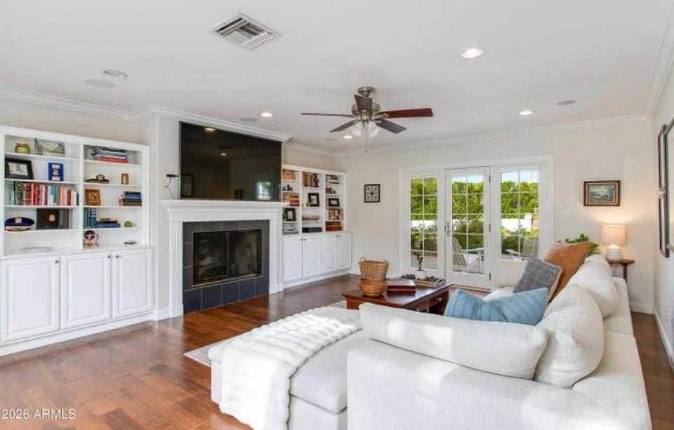 5517 E Mariposa St - Photo 6 of 13