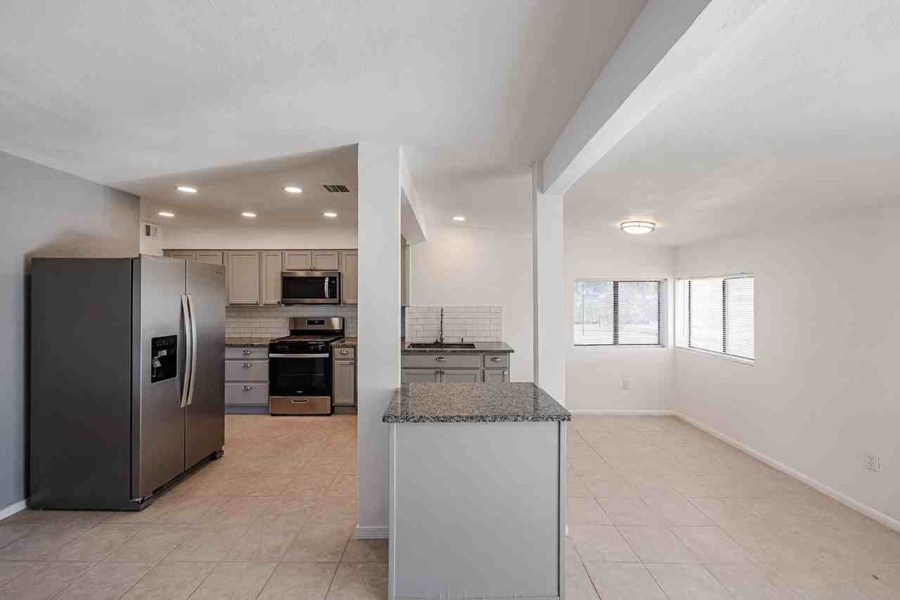 11417 N Hacienda Dr - Photo 4 of 41