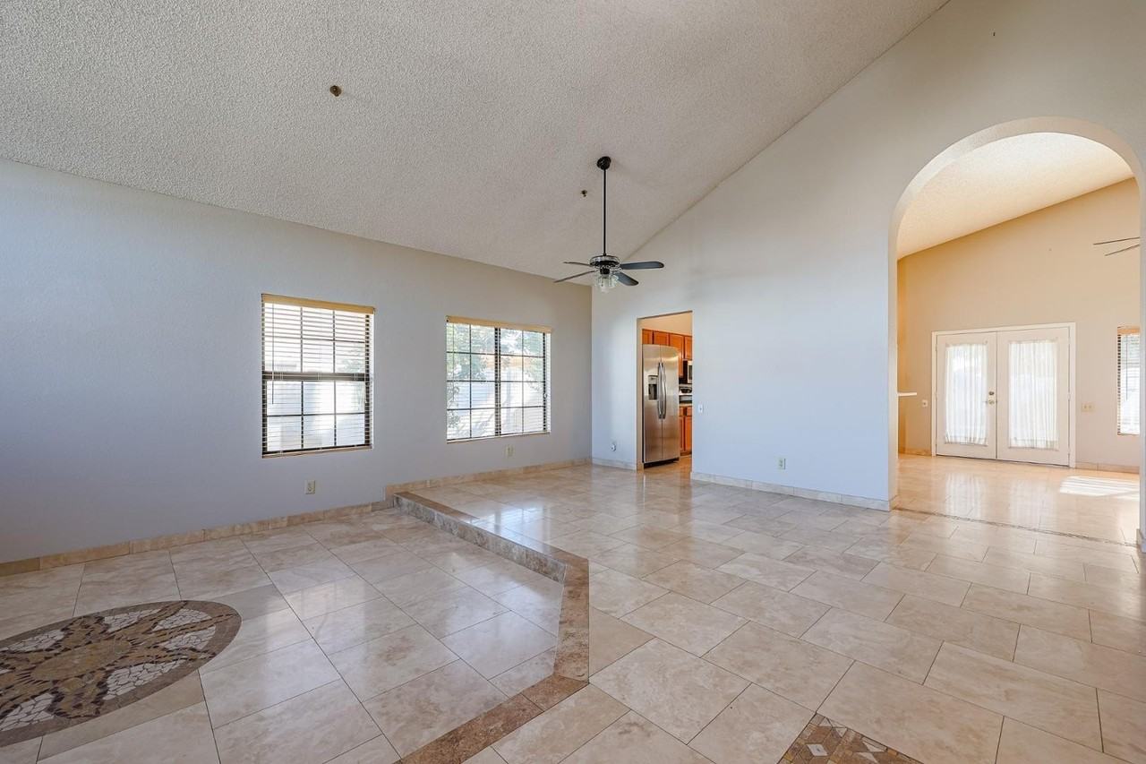 9067 E Voltaire Dr - Photo 6 of 36