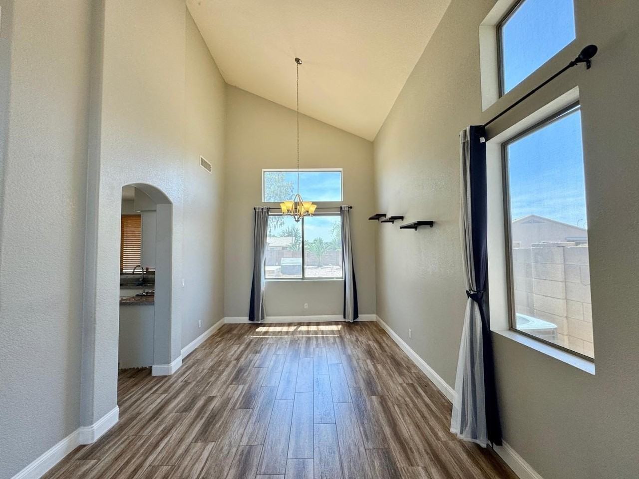 1939 E Springfield Pl - Photo 4 of 32