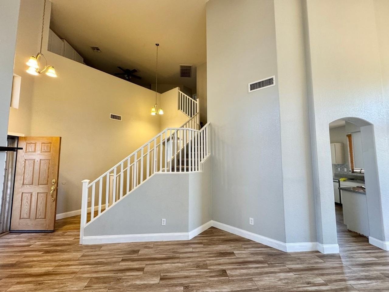 1939 E Springfield Pl - Photo 6 of 32