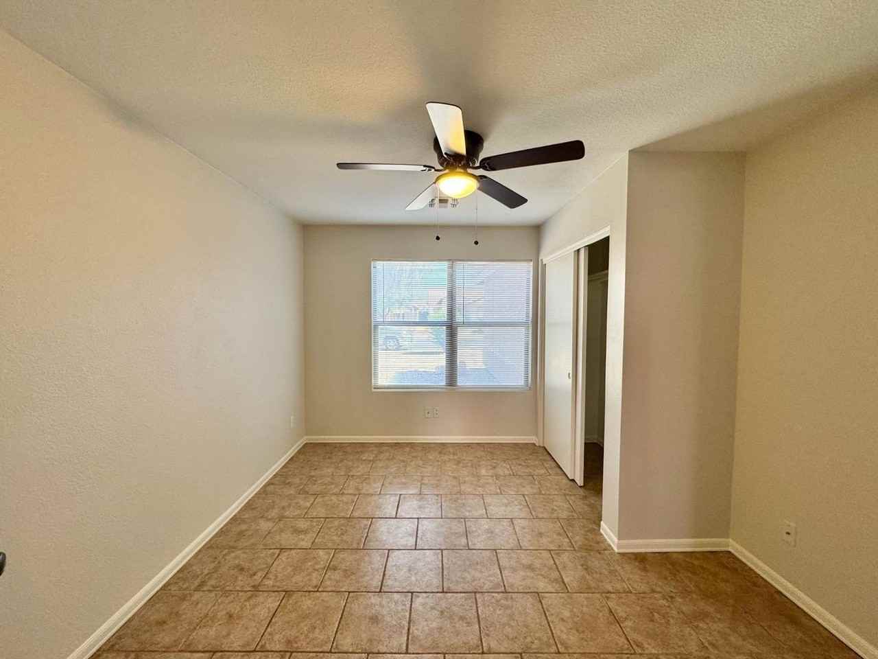 15672 W Port Au Prince Ln - Photo 4 of 18