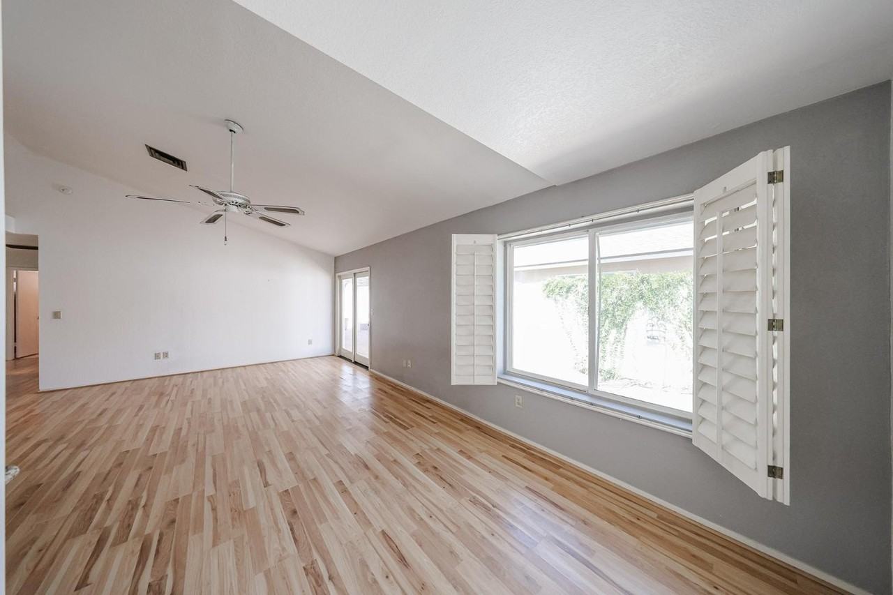 1822 E Bluefield Ave - Photo 4 of 44