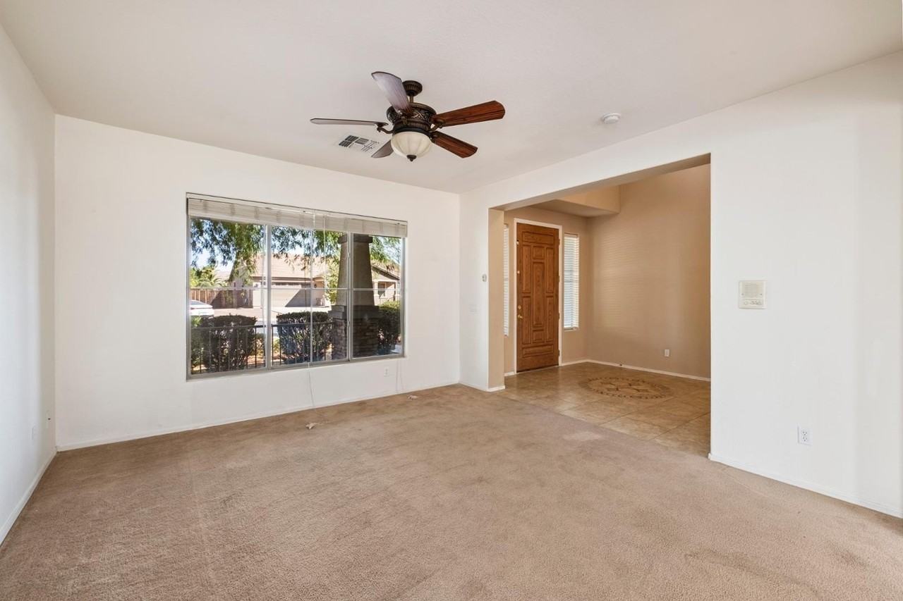 18813 E Arrowhead Trl - Photo 2 of 25