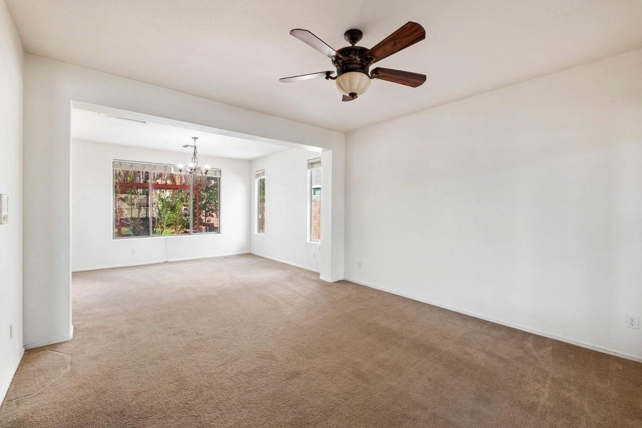18813 E Arrowhead Trl - Photo 3 of 25