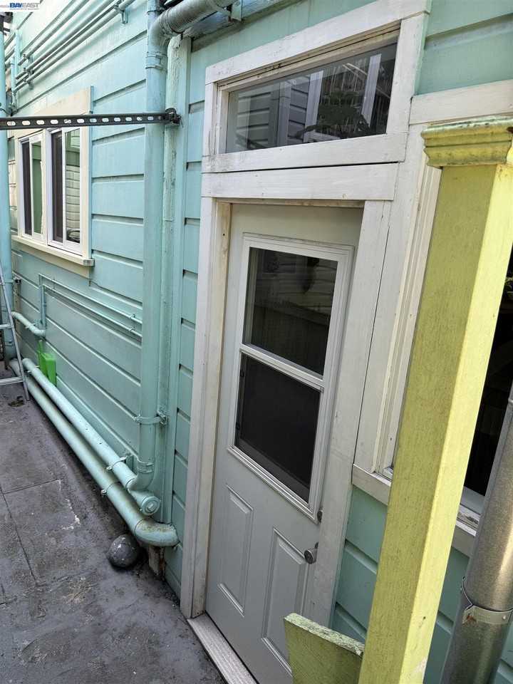 218 Winfield St - Photo 5 of 17