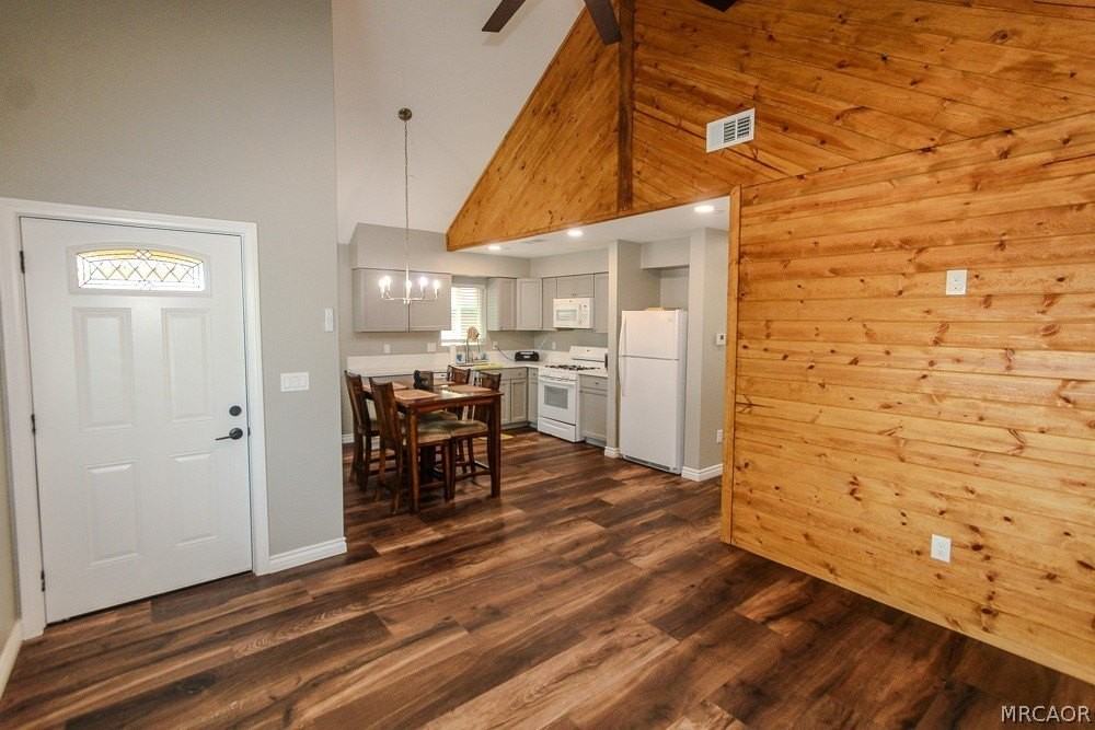 925 Coy Ln Drive #B - Photo 4 of 20