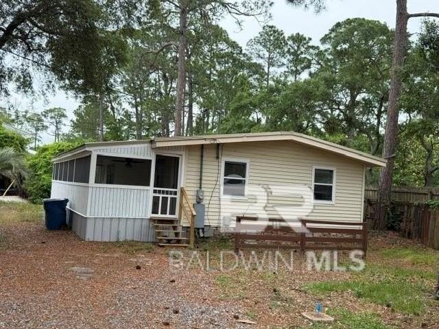 5594 Virginia St - Photo 2 of 12