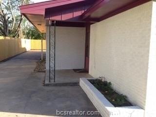 108 Moss St - Photo 3 of 17