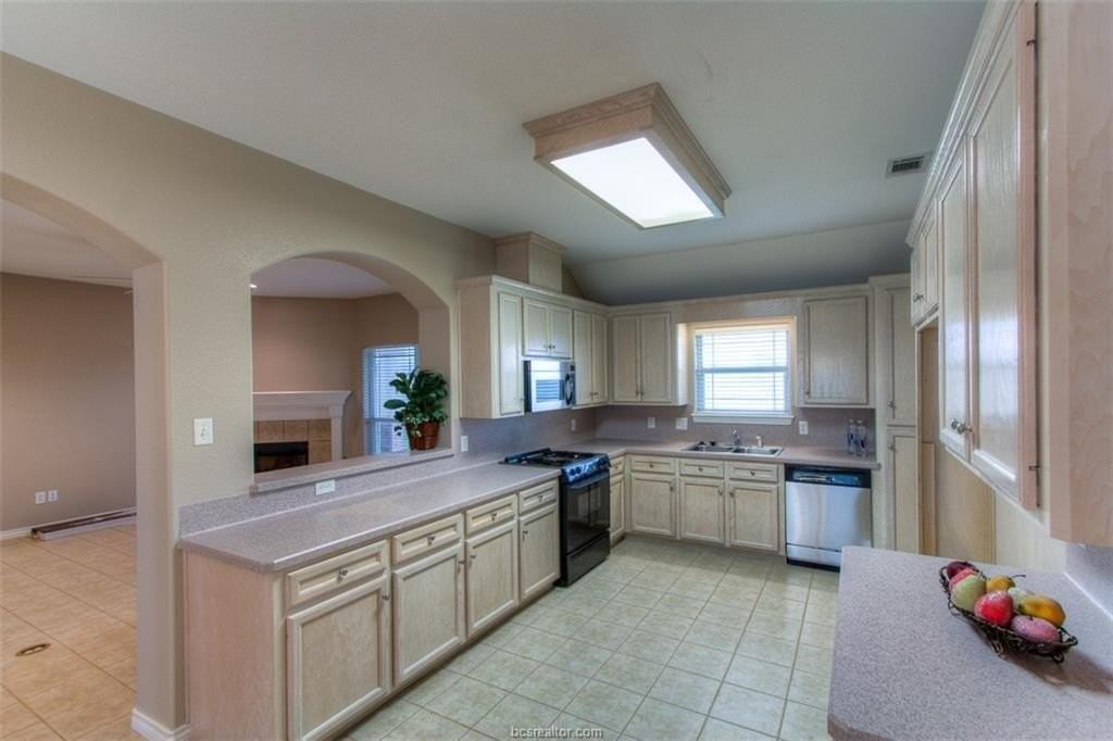 3302 Fredrick Ct - Photo 5 of 20