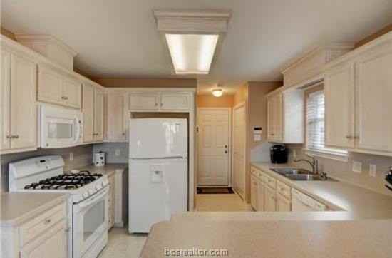3306 Fredrick Ct - Photo 4 of 12