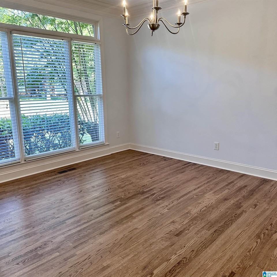 5982 Valley Way - Photo 4 of 50