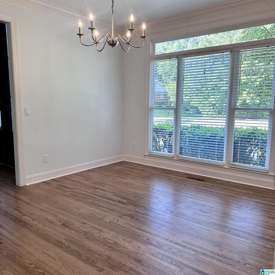 5982 Valley Way - Photo 5 of 50