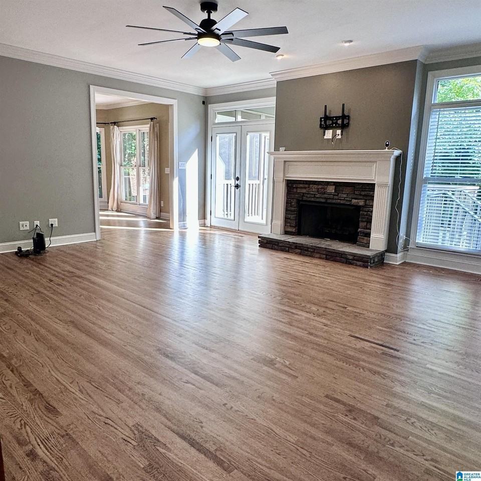 5982 Valley Way - Photo 6 of 50