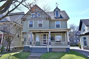 featured image of 733 University Ave #3