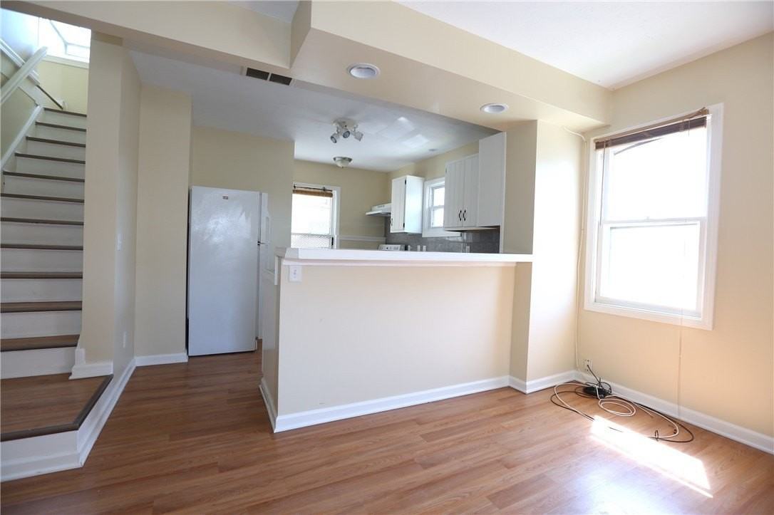 733 University Ave #3 - Photo 4 of 24