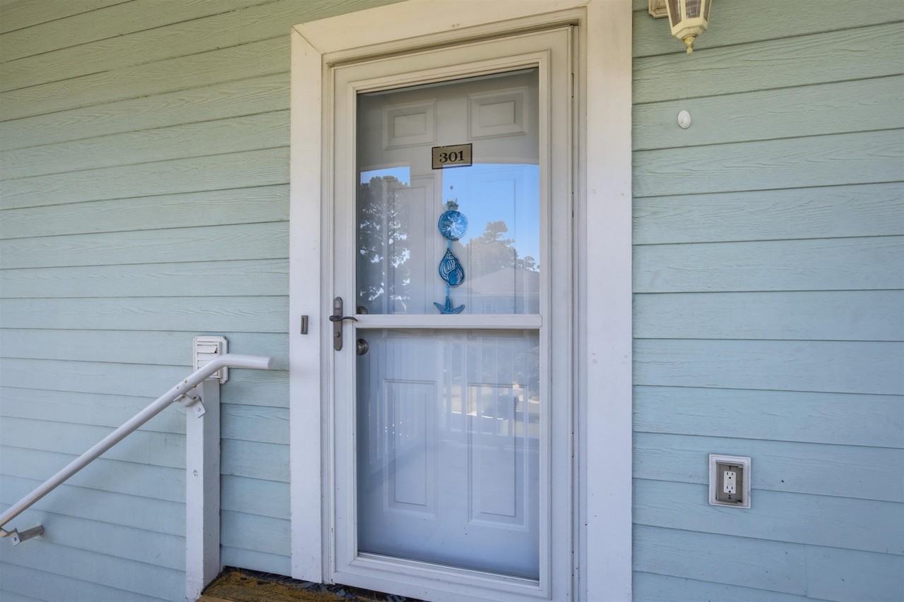4647 Wild Iris Dr - Photo 3 of 23