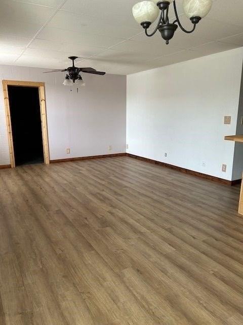 633 N Commercial St - Photo 3 of 14