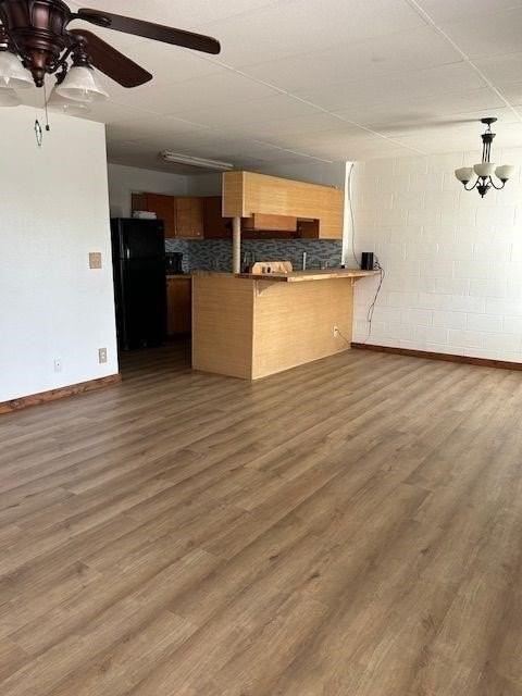 633 N Commercial St - Photo 4 of 14