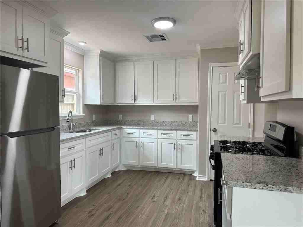 4241 Green Grove Dr - Photo 2 of 10